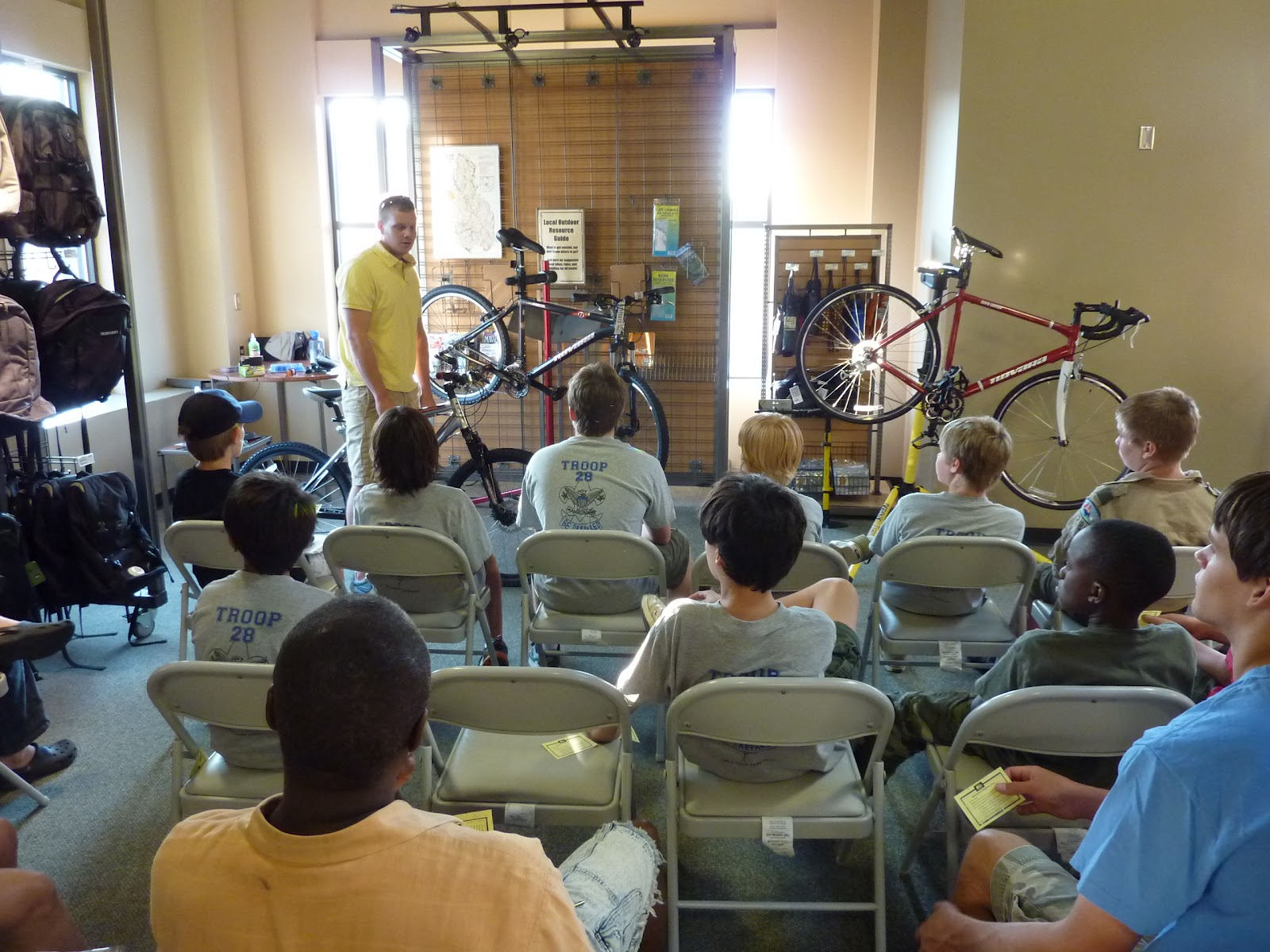 Working Bikes Coop Chicago REI Free Bicycle Maintenance Class
